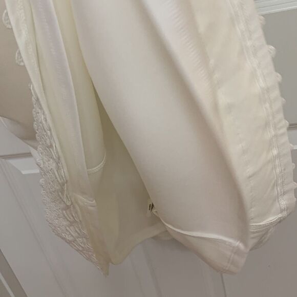 Kensie Sz 8 stretch embroidery detail zippered sleeveless v-neck cocktail dress - Picture 12 of 12